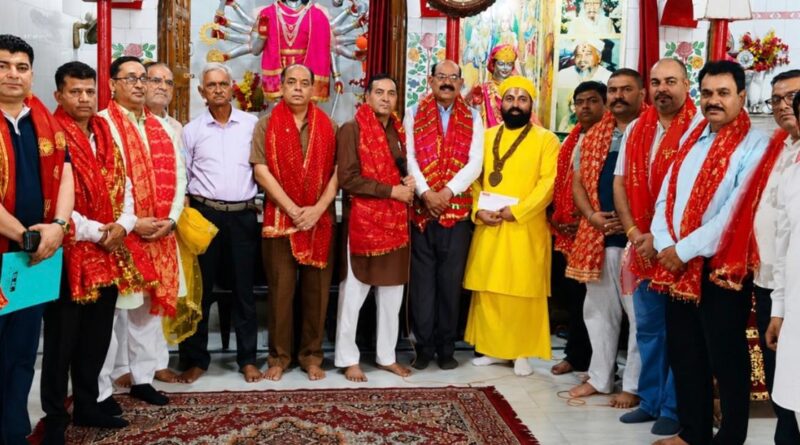 केबिनेट मंत्री मोहिंदर भगत ने सतगुरु बावा लाल दयाल आश्रम को दिया 3 लाख रुपए का अनुदान केबिनेट मंत्री मोहिंदर भगत ने सतगुरु बावा लाल दयाल आश्रम को दिया 3 लाख रुपए का अनुदान